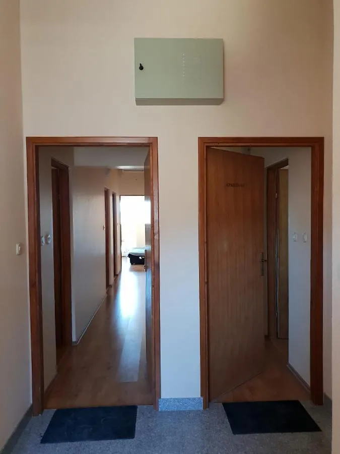 Apartmani Bm Bosnjak Zdrelac Apartment