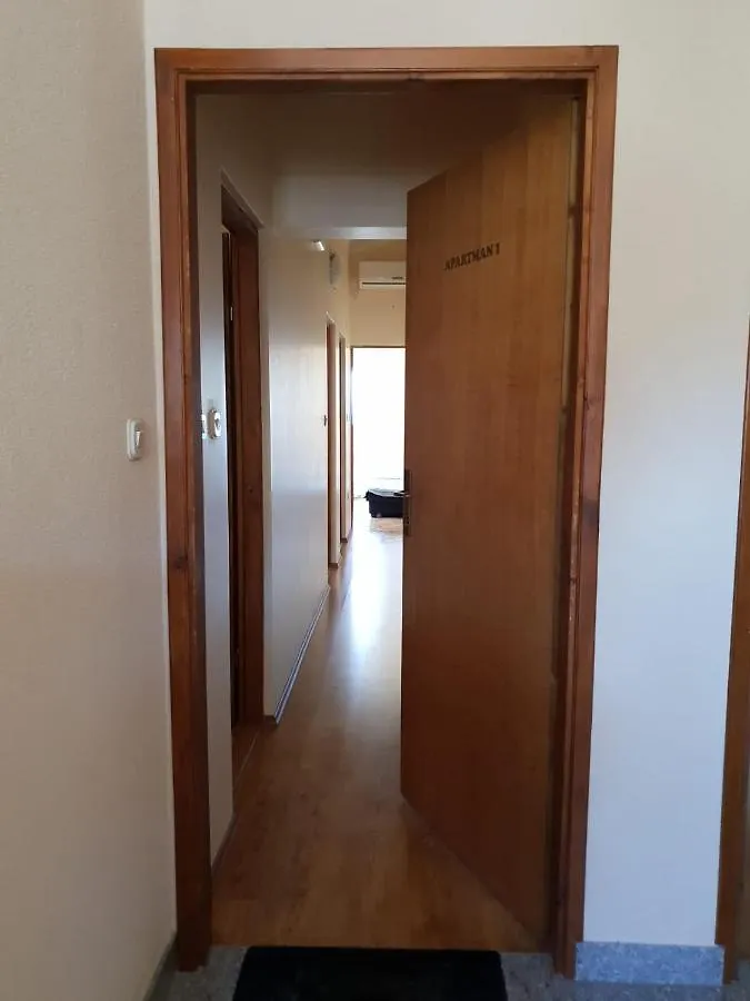 Apartmani Bm Bosnjak Zdrelac Apartment